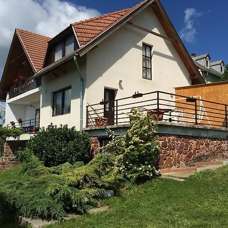 Kéktúrás-tóra Nyíló Badacsonyi Privát Bérlemény Badacsonytomaj